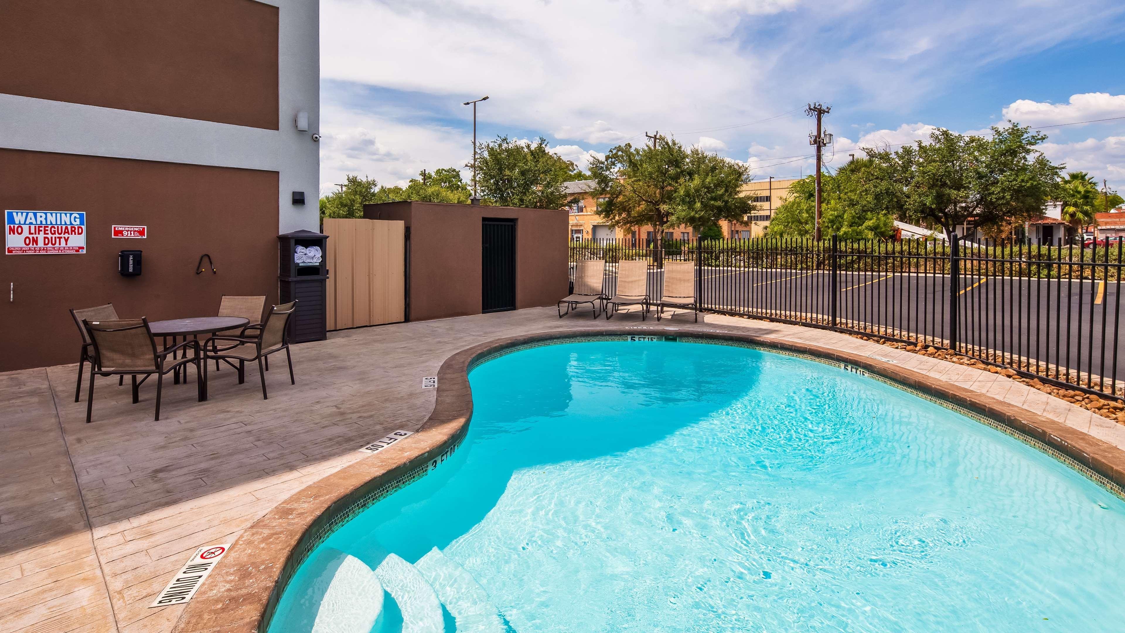 Best Western Plus Madison-Huntsville Hotel Eksteriør bilde
